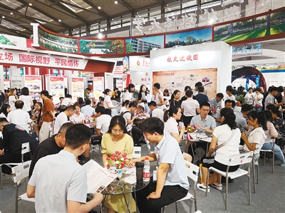 华商头条|2019陕西高考一本分数线文科518分理科468分 较去年有所下降