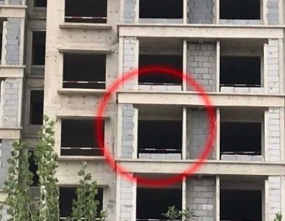 样板间展示有落地阳台实地看却被封堵 汇悦城业主质疑开发商