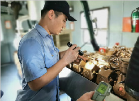 90°C！感受过火车发电车上高温后 即使站太阳底下也觉得凉快