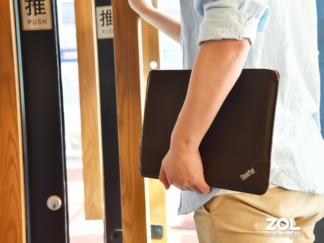 移动办公爆款神器 ThinkPad X390 Yoga评测 
