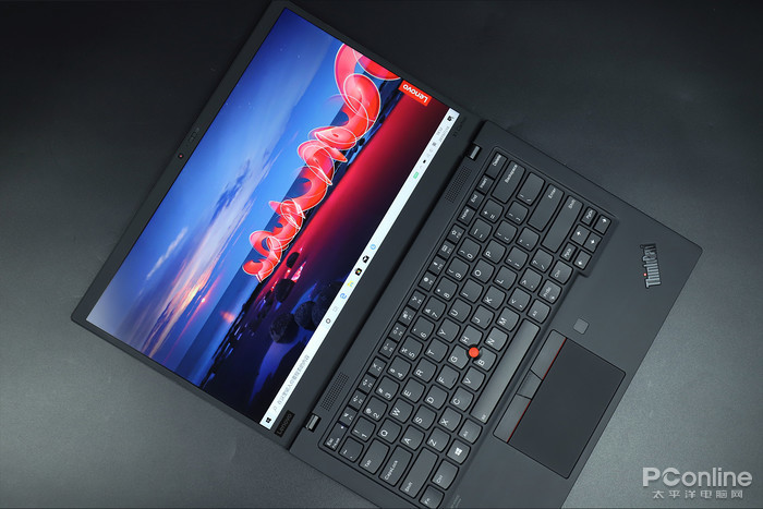 点击图片进入下一页 ThinkPad X1 Carbon