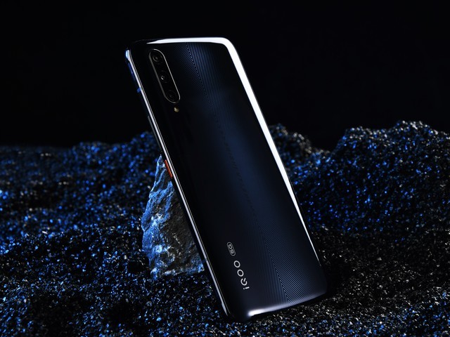 iQOO Pro 5G我已下单 优点太多听我细细道来 