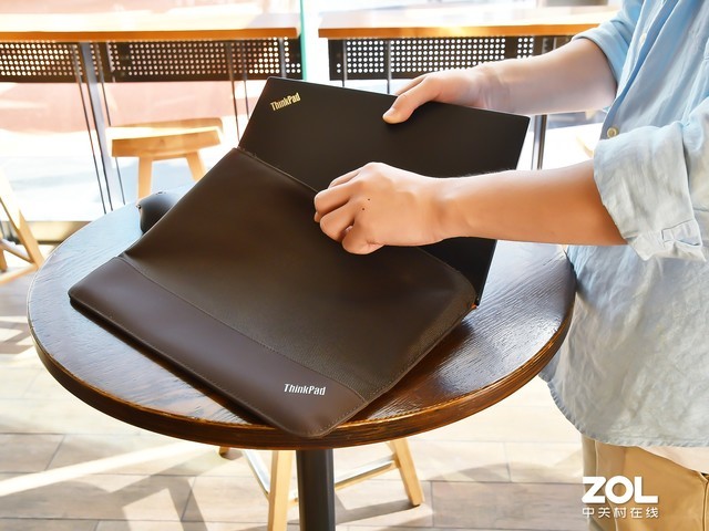 移动办公爆款神器 ThinkPad X390 Yoga评测 