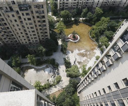 曲江龙邸小区要填湖？开发商回应称易滋生蚊虫将改成绿化
