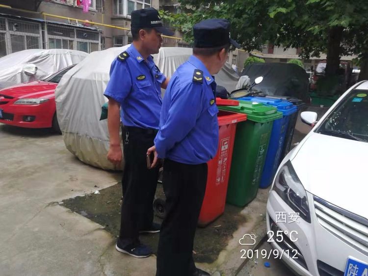新城城管突击检查12家小区垃圾分类: 制度上墙不到位 垃圾督导不够