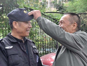 患难见真情！时隔8年老友西安再相见 回忆往昔掩面而泣