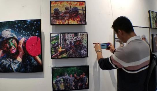 陕西省首届退役军人书画摄影作品展启幕