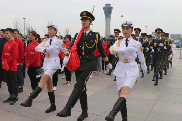 团省委举办“国旗下的演讲”主题团日活动 共青团员讲述“与祖国的故事”