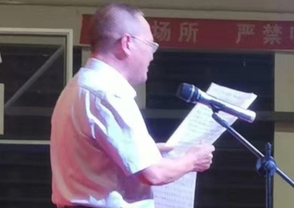 华商头条|院长开学发言稿长到拖地?校方:为愉悦气氛内容不长