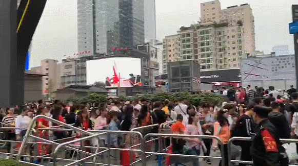 8EFC0DA7CD3E73E989C3C6FE7B5E4CB8B60DBC61_w581_h325.gif
