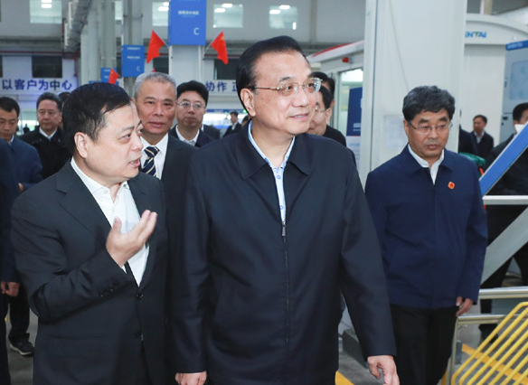 李克强：中西部要创造更好条件承接东部产业转移