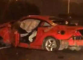 华商头条|西安机场高速出口发生惨烈车祸司机被困 的哥的姐协力救助