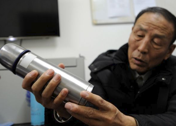 西安老人用了20年的保温杯丢了一夜未眠 没想到民警帮他找回来了