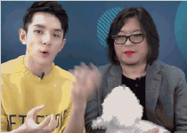 华商头条|高晓松撅嘴让李佳琦涂口红害羞又紧张 秒变表情包