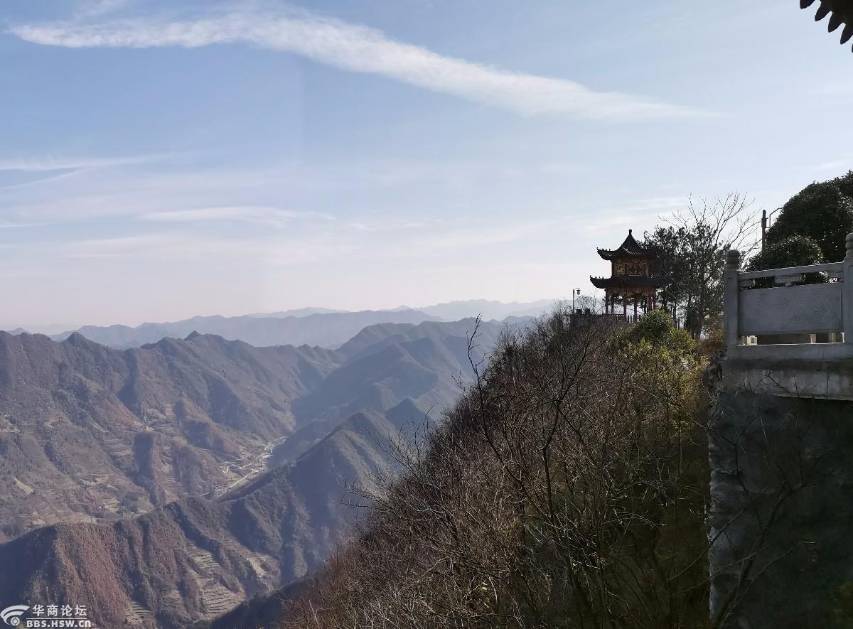 庙山之巅观白河