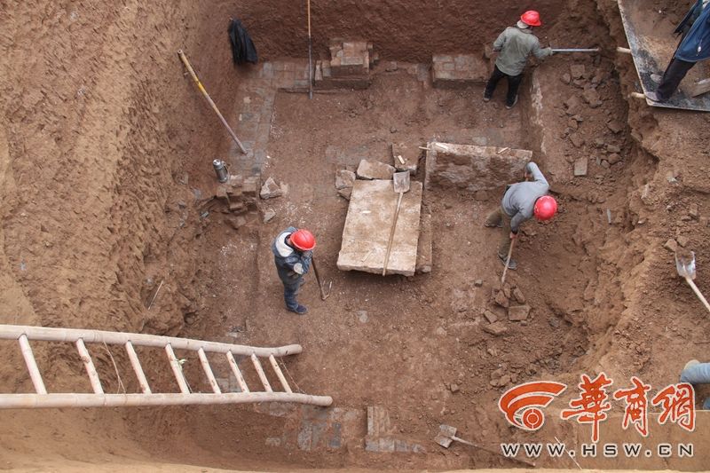 后墓室清理现场.JPG