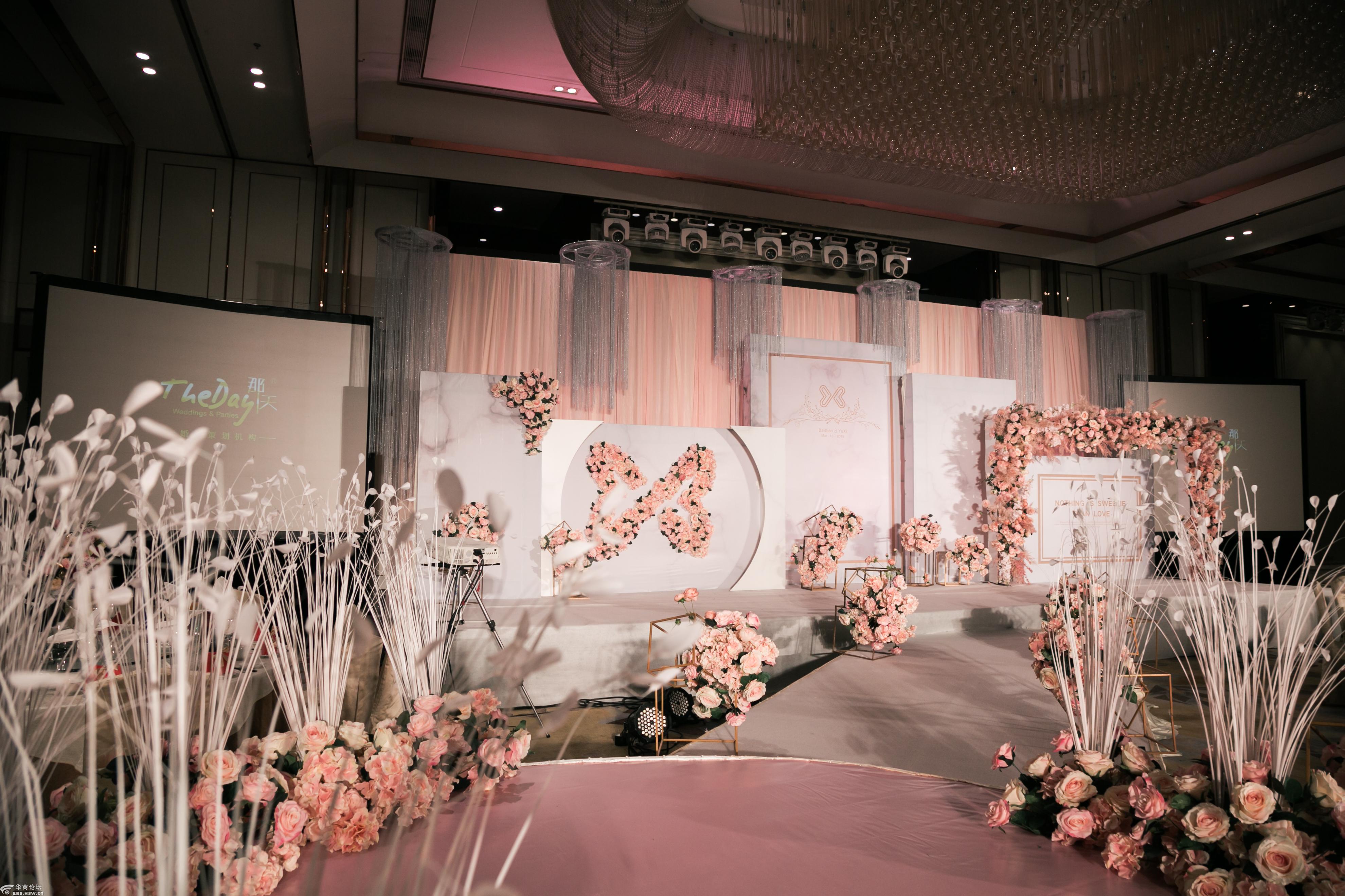 粉色蝴蝶主题婚礼