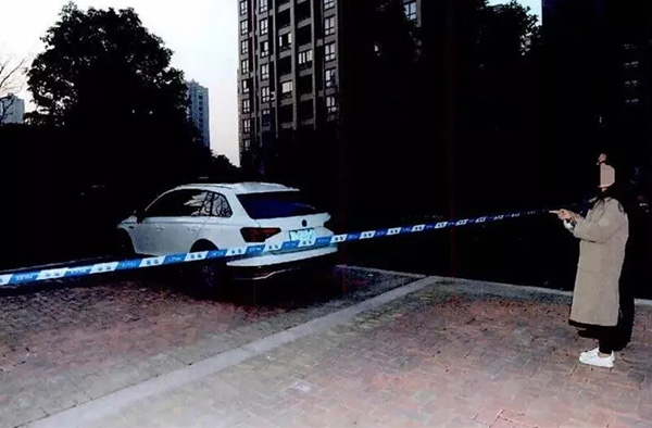 丈夫多次提同归于尽 妻子反杀车内将其勒死被批捕