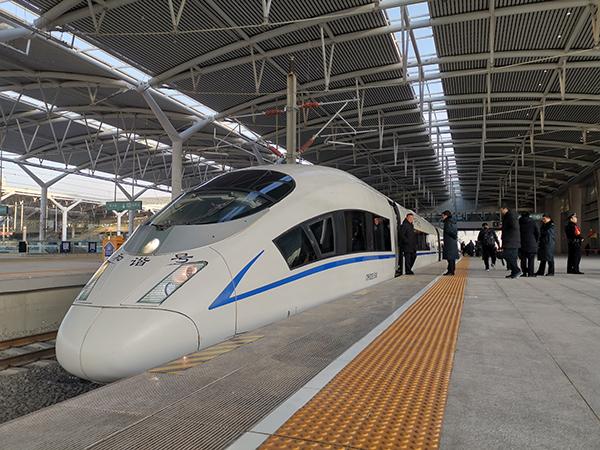 华商头条|宁夏首条高铁正式运行 2020年底前接入全国高铁网