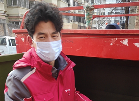 华商头条|京东小哥疫情期间坚守一线：总得有人送货 大家的生活才能继续