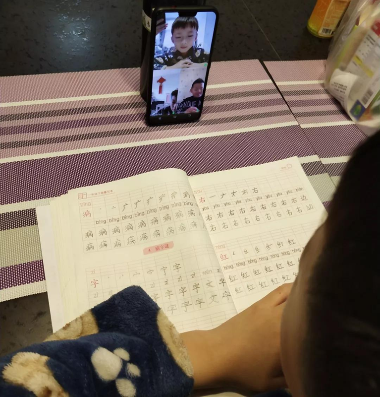 高新一小麓湾分校：疫情期间开展多项防护措施及宅家活动