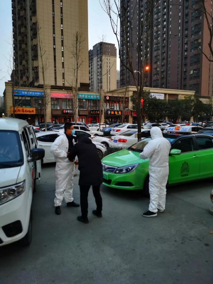 默默无闻的守护 3天3次转运疑似病人的基层党员