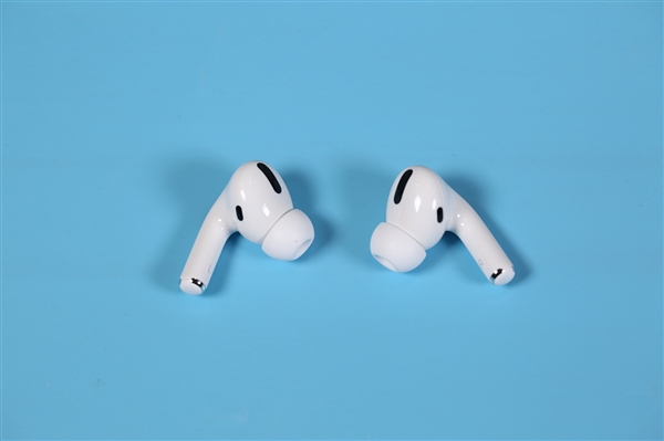 苹果AirPods廉价版曝光：iPhone 12绝配
