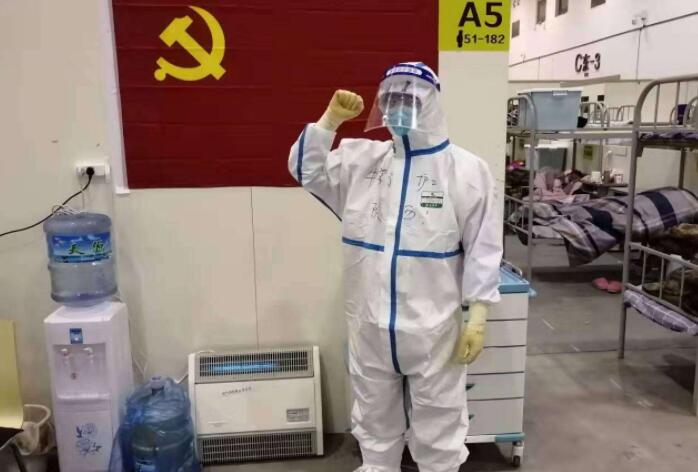 男护士的武汉方舱医院十二时辰