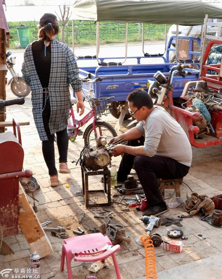 实拍在农村公路旁的夫妻修车行!