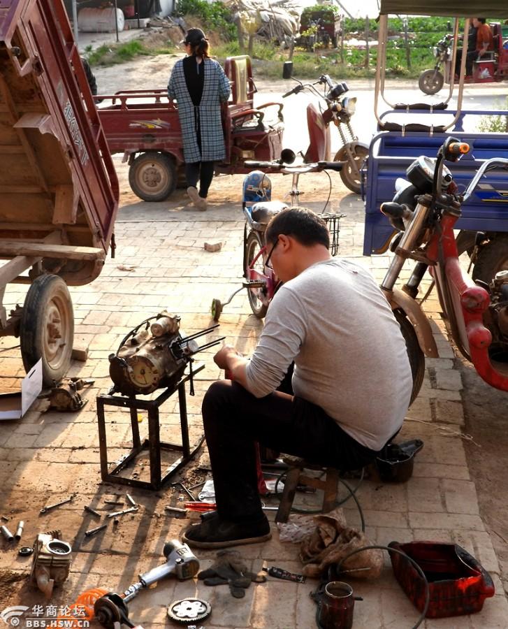 实拍在农村公路旁的夫妻修车行