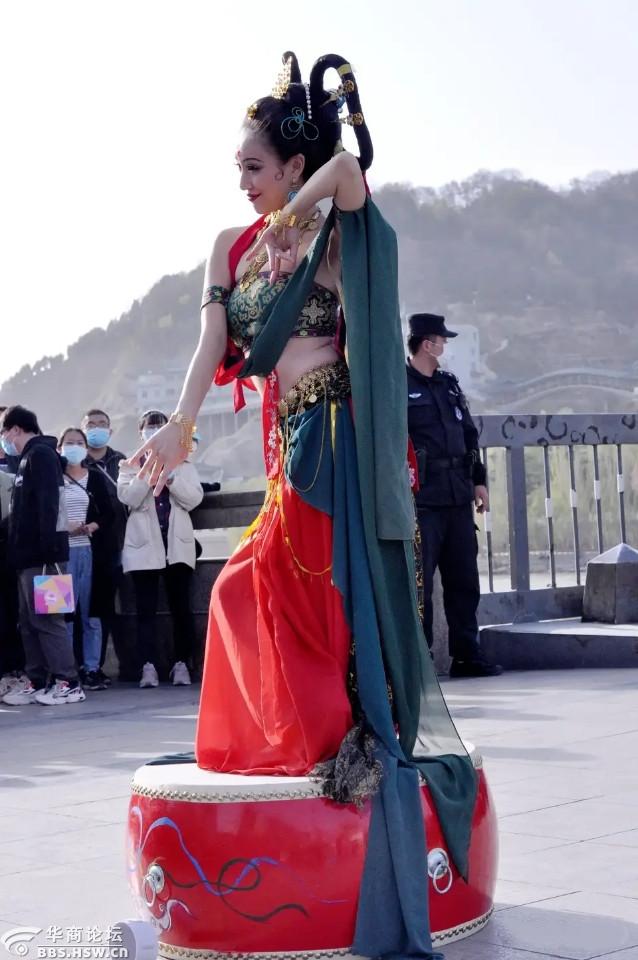 甘肃飞天小姐姐琪琪火爆网络